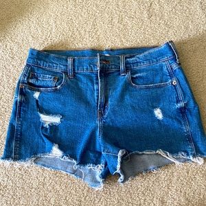 Old Navy Women Boyfriend Short. Size 6. NWOT